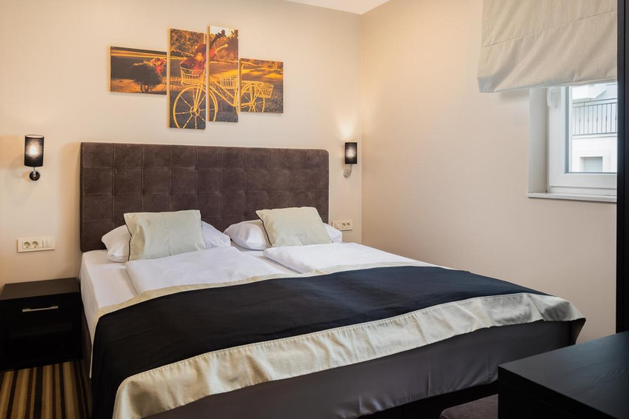 9 Aparthotel