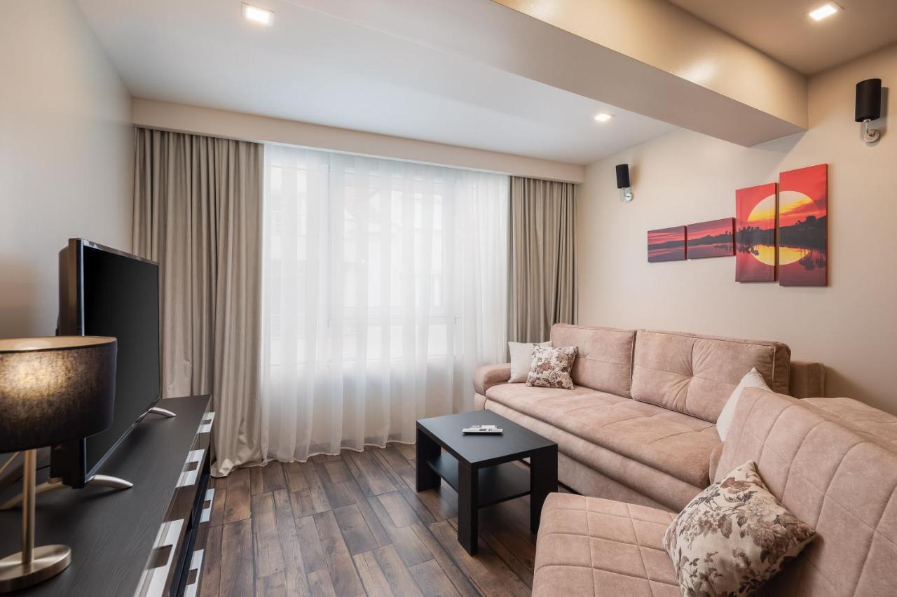 9 Aparthotel 4*