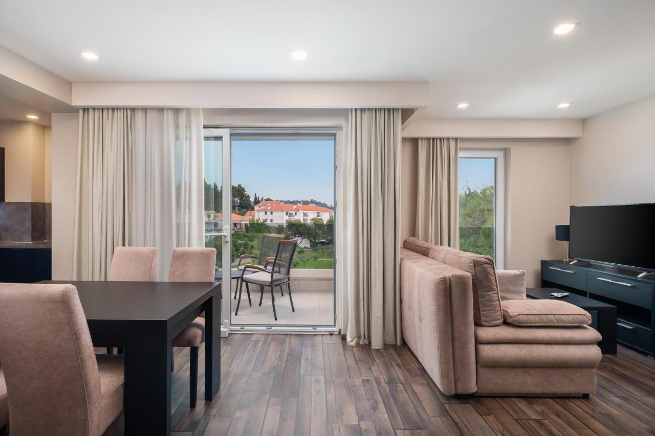 9 Aparthotel