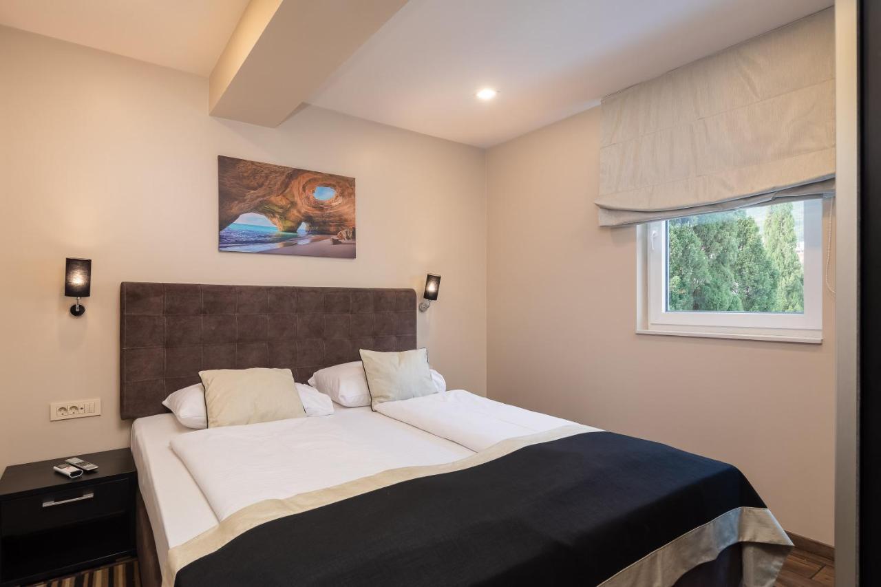 9 Aparthotel 4*