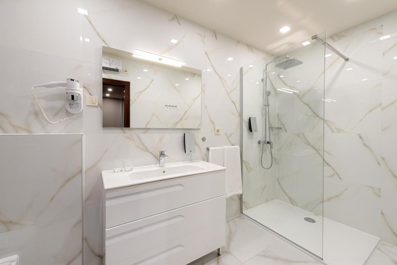 9 Aparthotel